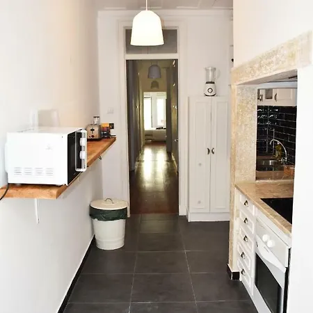 Frame House Apartment *